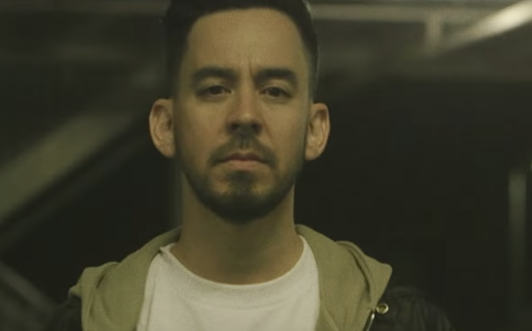 Mike shinoda already. Mike Shinoda 2001. Mike Shinoda 2007. Майк Шинода 2003. Майк Шинода 2005.